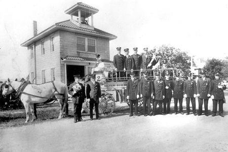 1896 Hose Wagon.jpg