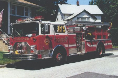 1971 Mack CF.jpg